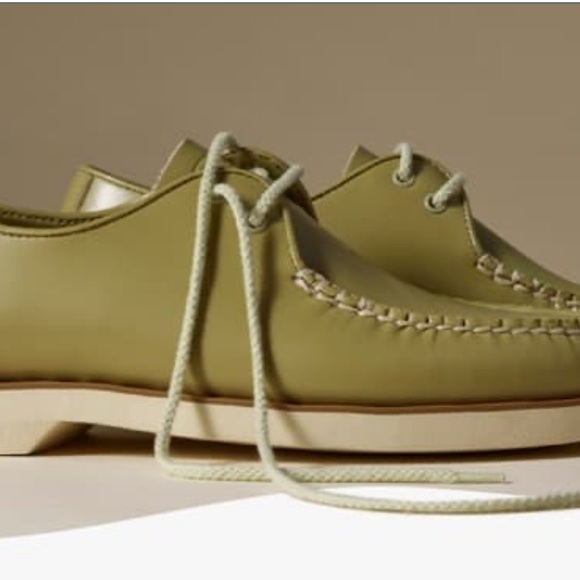 Sperry Olive Green Leather Boat Shoes – Classic Meets Modern - Picture 2 of 7